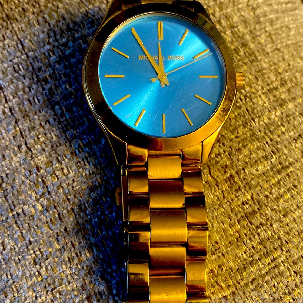 Nice blue from inside and good condition and color
